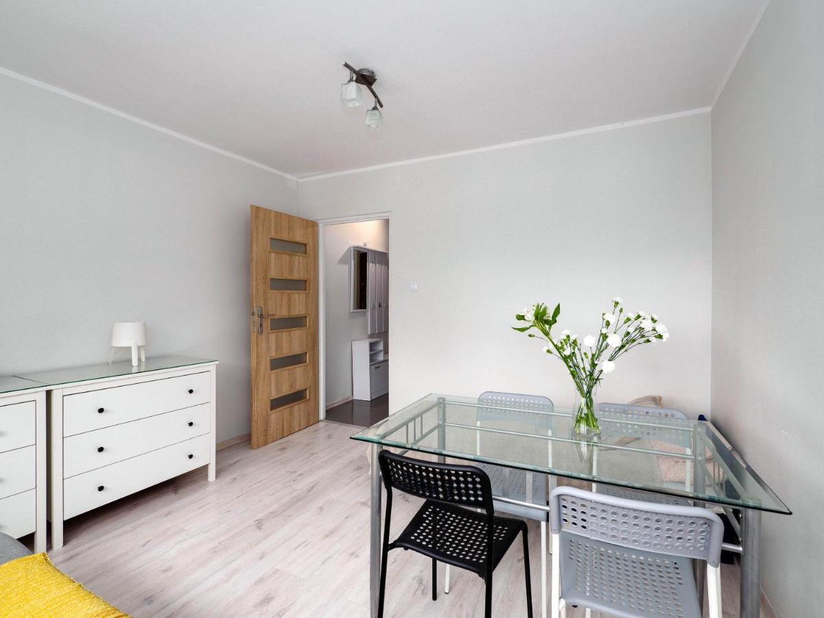 Sweet Honey Mieszkanie W Plocku Apartment Ngoại thất bức ảnh