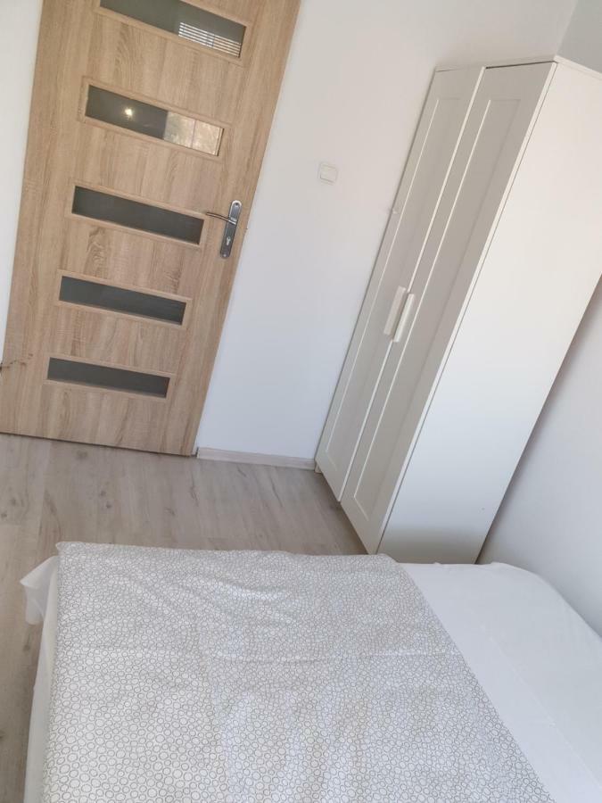 Sweet Honey Mieszkanie W Plocku Apartment Ngoại thất bức ảnh